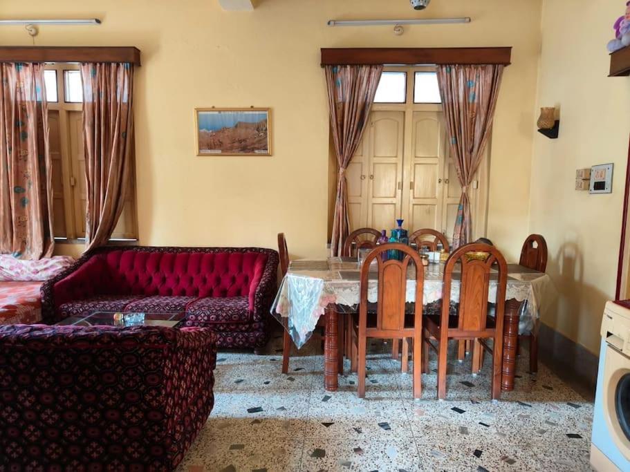 Premium Apartment, Airport Apartment *